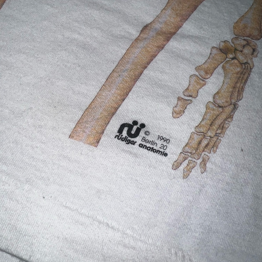 1990 Skelton anatomy tee - Picture 2 of 2